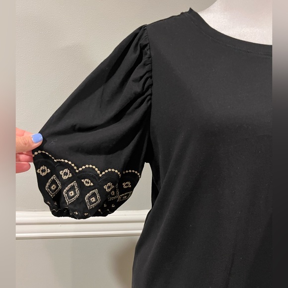 Women's Black Slightly Puffy Short Sleeve Top -  Size Large worn 1 time - Picture 7 of 11